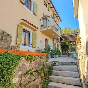 Anamaria Rustic , Mošćenička Draga Horvátország